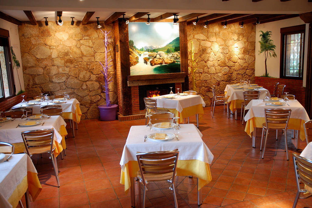 Hostal El Cardenillo Madrigal de la Vera Exterior photo